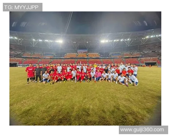 和球星合照留下独特回忆一起感受绿茵场上足球魅力