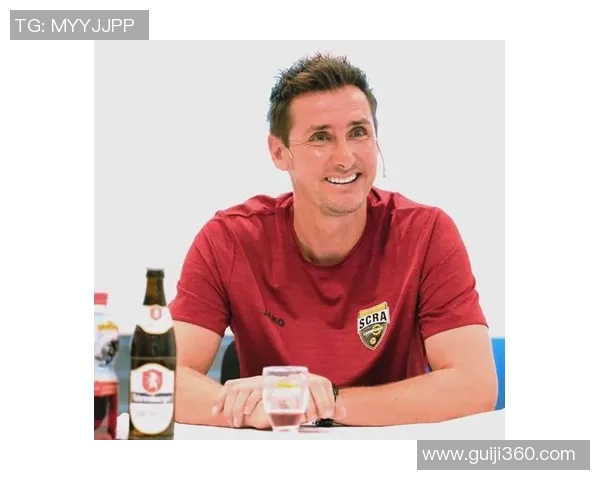 曾经的足球巨星转型为教练 他能带领球队走向辉煌吗